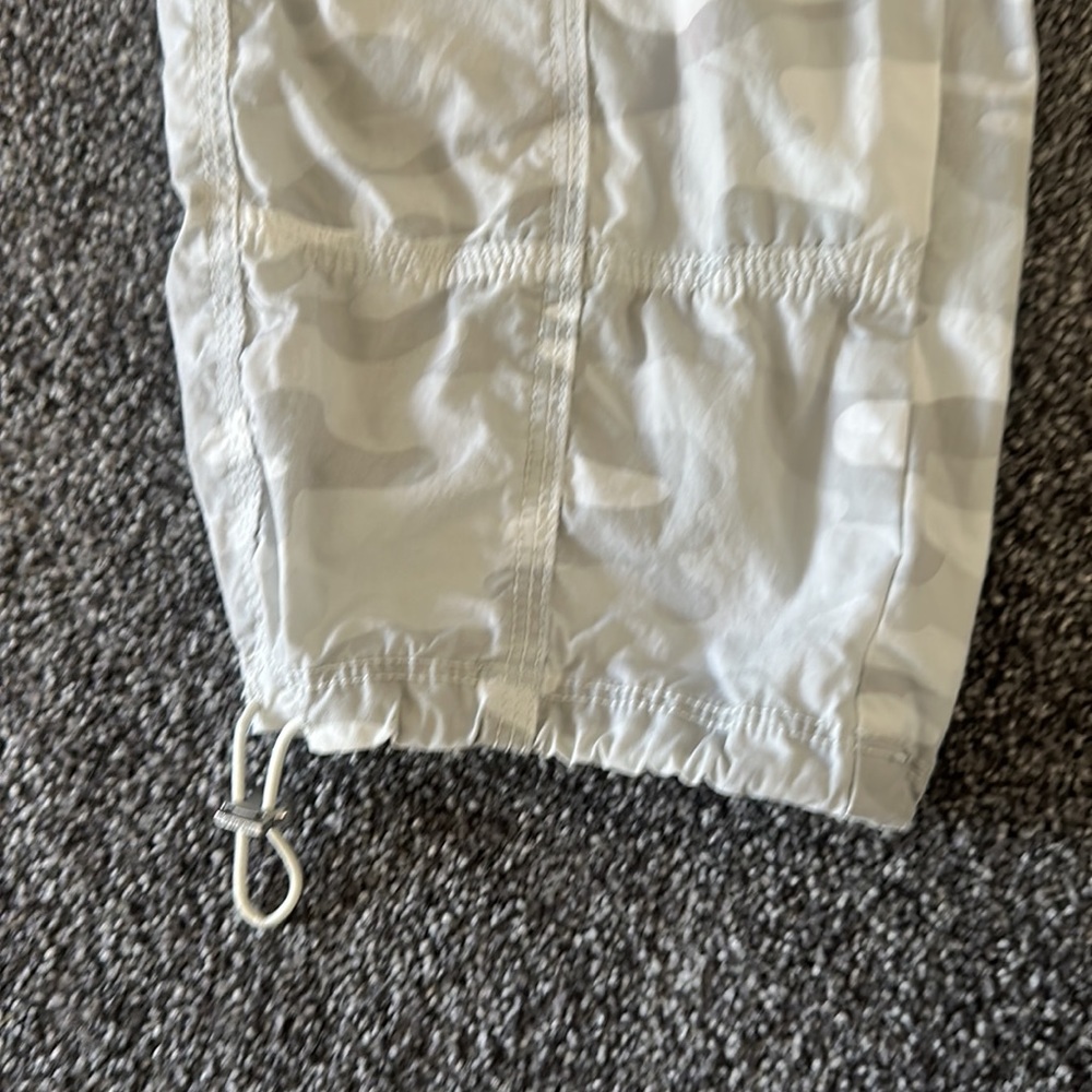 Capris pants - Picture 3 of 4